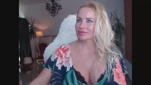 sexyblueyes from Cherry is Freechat