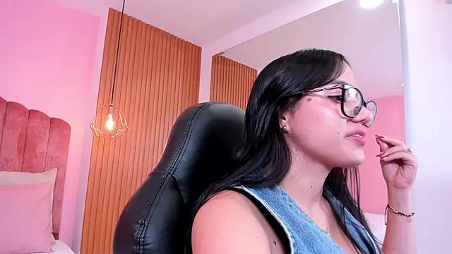 ariel_jonees from StripChat is Freechat