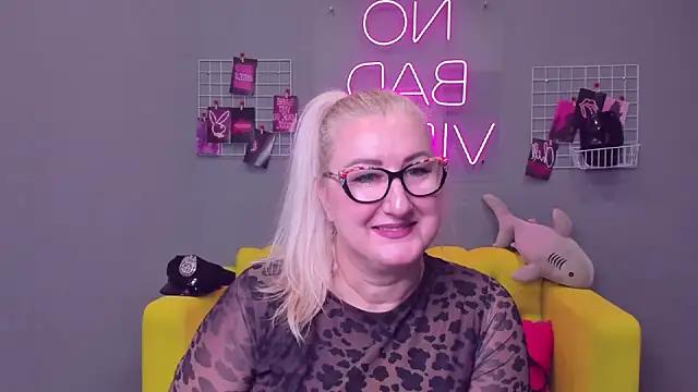 ChristyBrooks from StripChat is Freechat