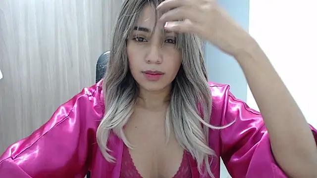 isabela_oh from StripChat is Freechat