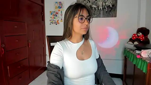 Isabellaa22_1 from StripChat is Freechat