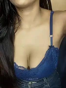 Queen_Surabhi from StripChat is Freechat