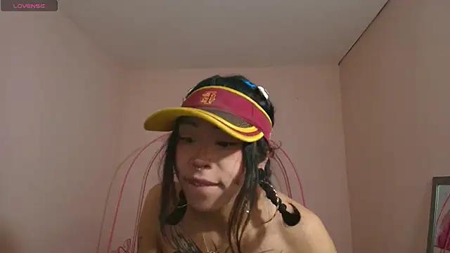 Violetta_Suky from StripChat is Freechat